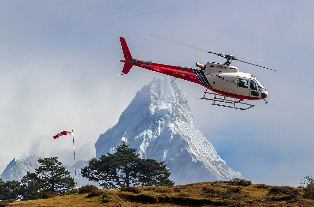 luxury-everest-short-trek-with-helicopter-tour