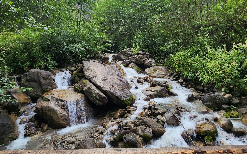 https://admin.yetihikes.com/media/langtang_valley_2.jpg