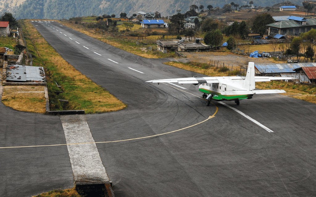 https://admin.yetihikes.com/media/lukla_airport_flight.jpg